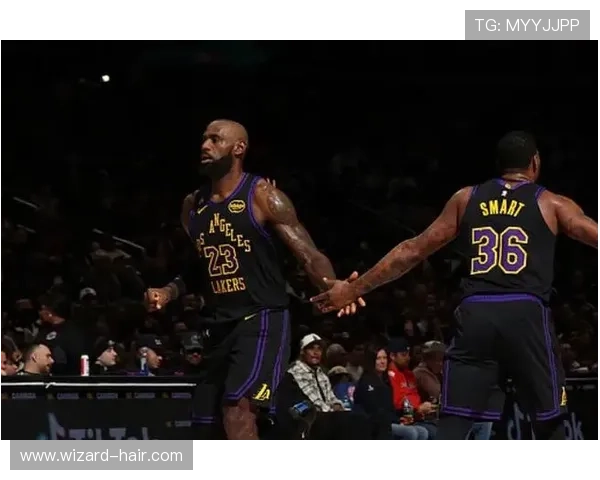 湖人轻取奇才詹姆斯三双里夫斯闪耀